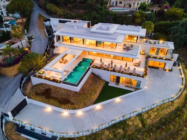 8 sypialnia Willa na sprzedaż w Marbella z basenem garażem - 8 750 000 € (Ref: 10001953)