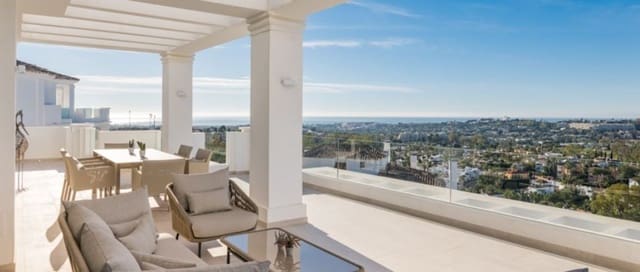 3 sypialnia Apartament na sprzedaż w Marbella z basenem garażem - 965 000 € (Ref: 10001954)