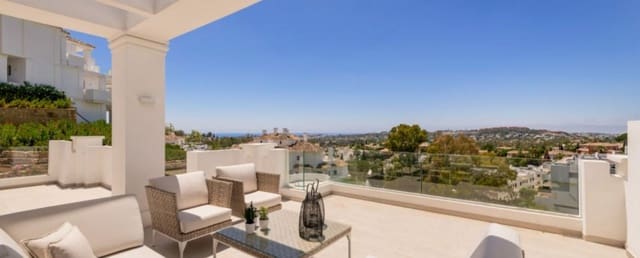 3 sypialnia Apartament na sprzedaż w Marbella z basenem garażem - 965 000 € (Ref: 10001954)