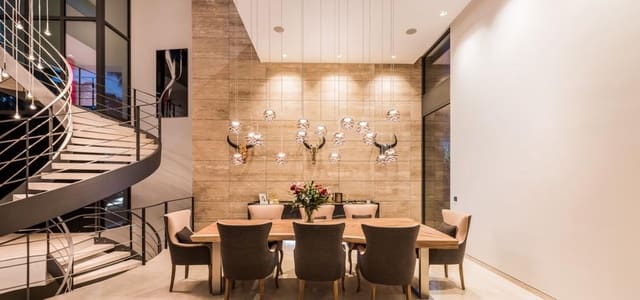 4 sypialnia Willa na sprzedaż w Marbella z basenem garażem - 5 995 000 € (Ref: 10001956)