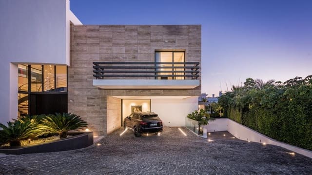 4 sypialnia Willa na sprzedaż w Marbella z basenem garażem - 5 995 000 € (Ref: 10001956)