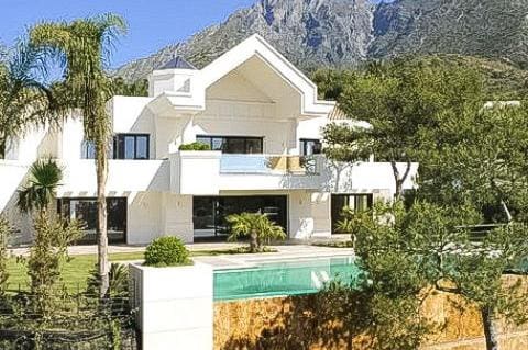 Chalet de 6 habitaciones en Marbella en venta con piscina garaje - 6.595.000 € (Ref: 10001957)