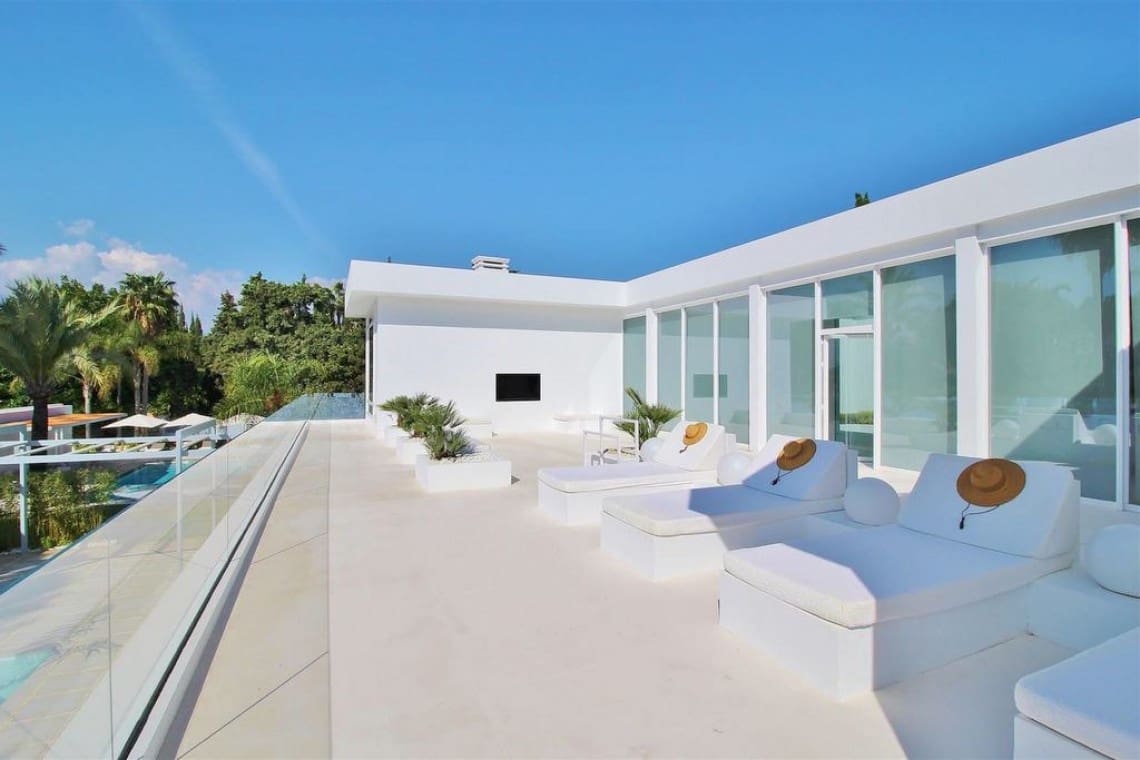 7 soverom Villa til salgs i Guadalmina med svømmebasseng garasje - € 5 950 000 (Ref: 10001958)