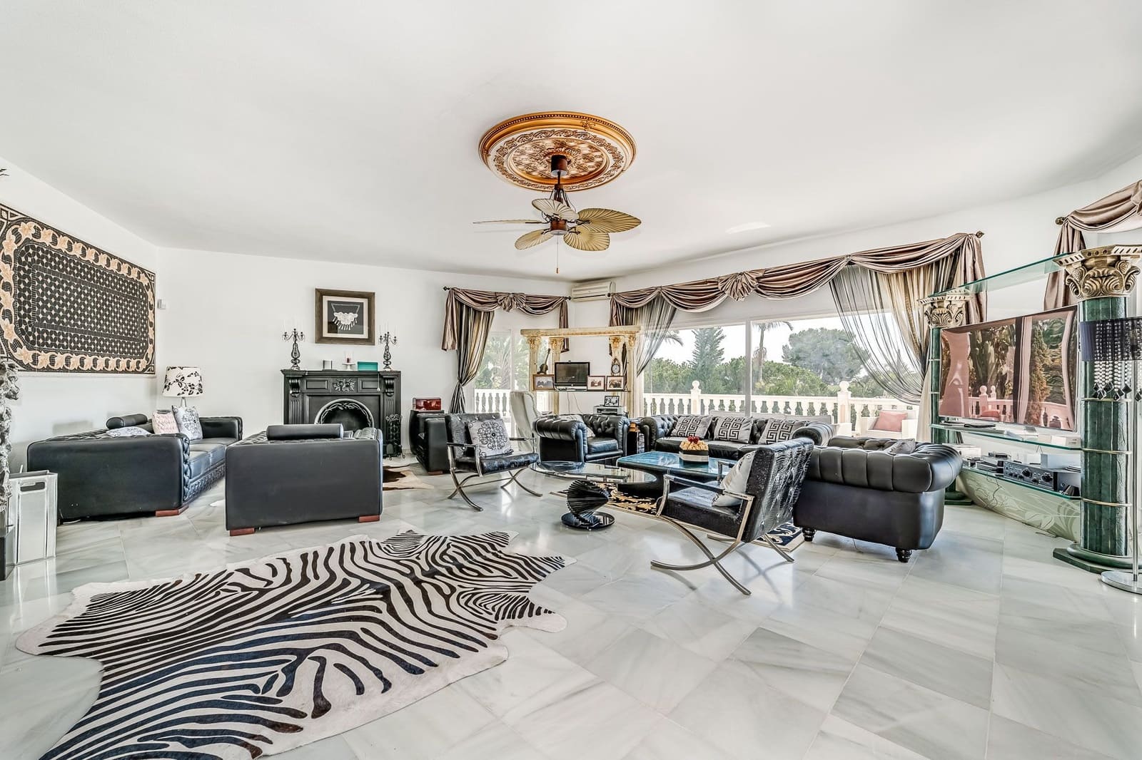 7 soverom Villa til salgs i Marbella med svømmebasseng garasje - € 1 990 000 (Ref: 10001959)
