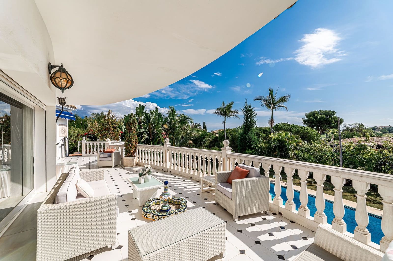 7 soverom Villa til salgs i Marbella med svømmebasseng garasje - € 1 990 000 (Ref: 10001959)