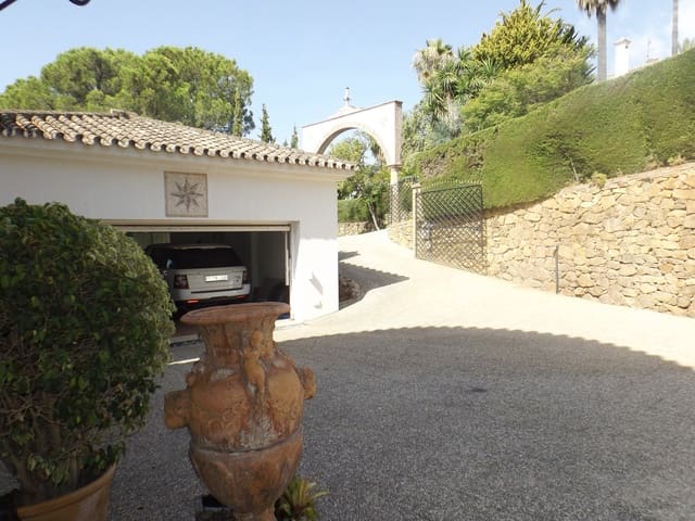 7 soverom Villa til salgs i Marbella med svømmebasseng garasje - € 1 990 000 (Ref: 10001959)