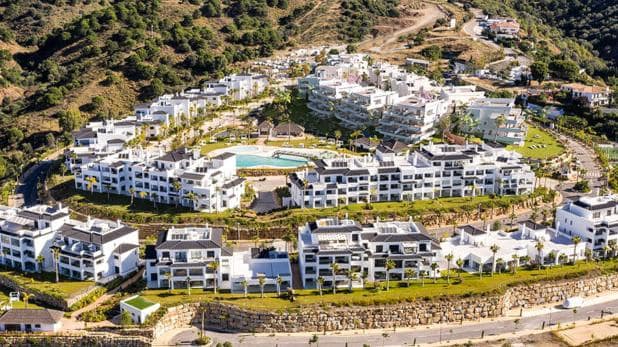 2 soverom Leilighet til salgs i Marbella med svømmebasseng garasje - € 357 000 (Ref: 10001966)
