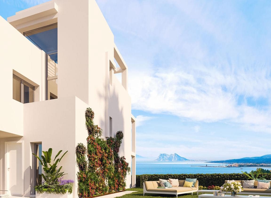 4 Zimmer Villa zu verkaufen in Estepona mit Pool Garage - 400.000 € (Ref: 10001969)