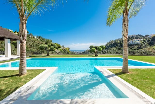 5 bedroom Villa for sale in Marbella with pool garage - € 7,350,000 (Ref: 10001970)