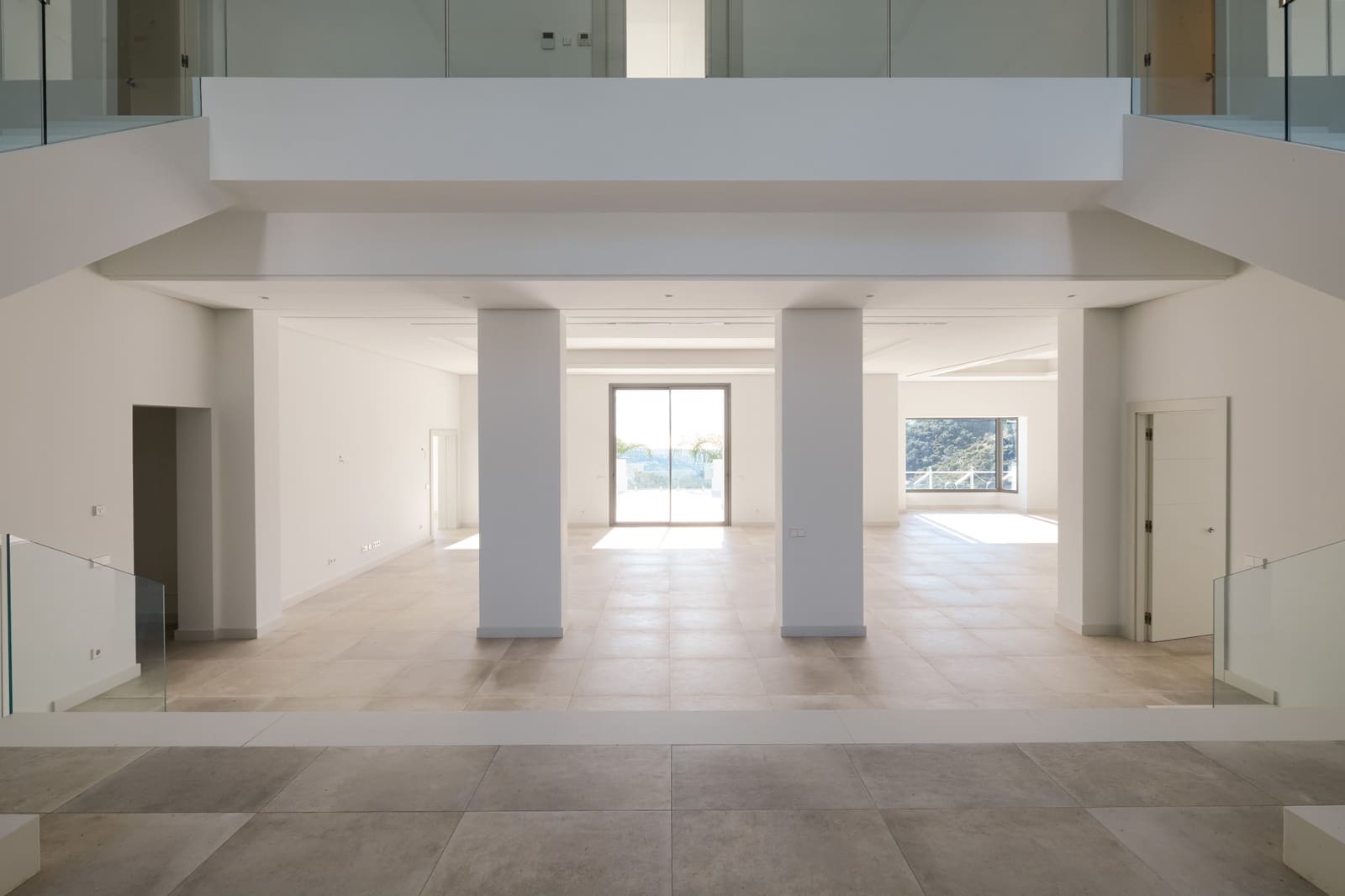 5 bedroom Villa for sale in Marbella with pool garage - € 7,350,000 (Ref: 10001970)
