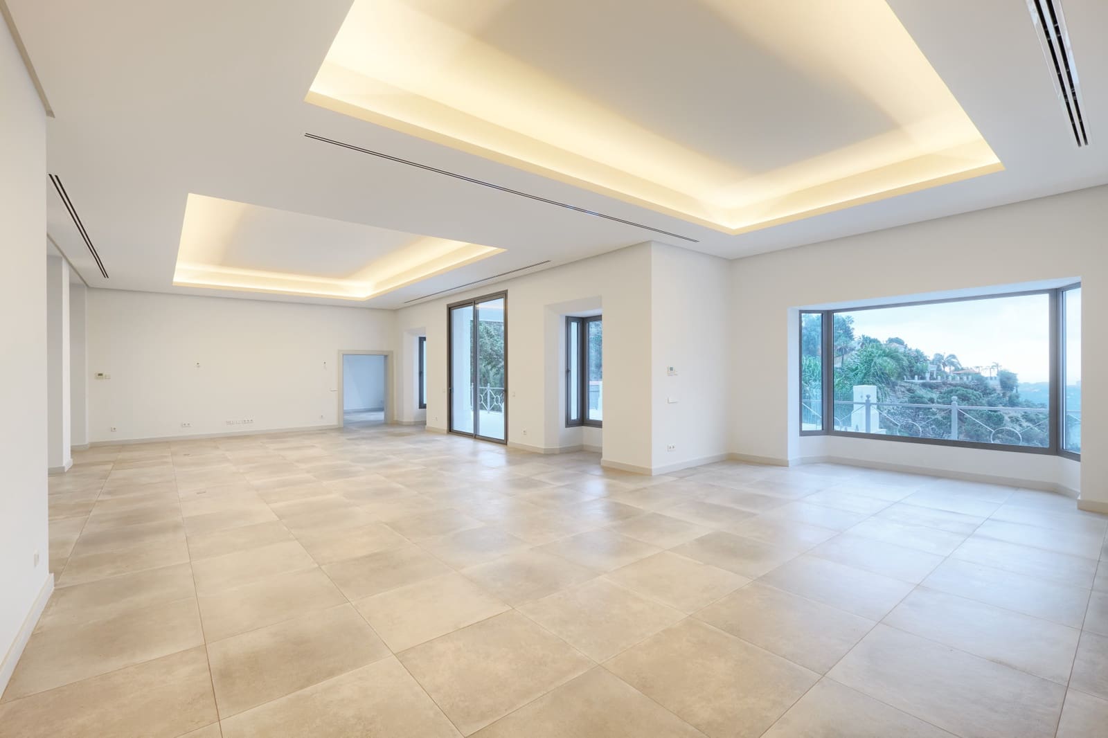 5 bedroom Villa for sale in Marbella with pool garage - € 7,350,000 (Ref: 10001970)
