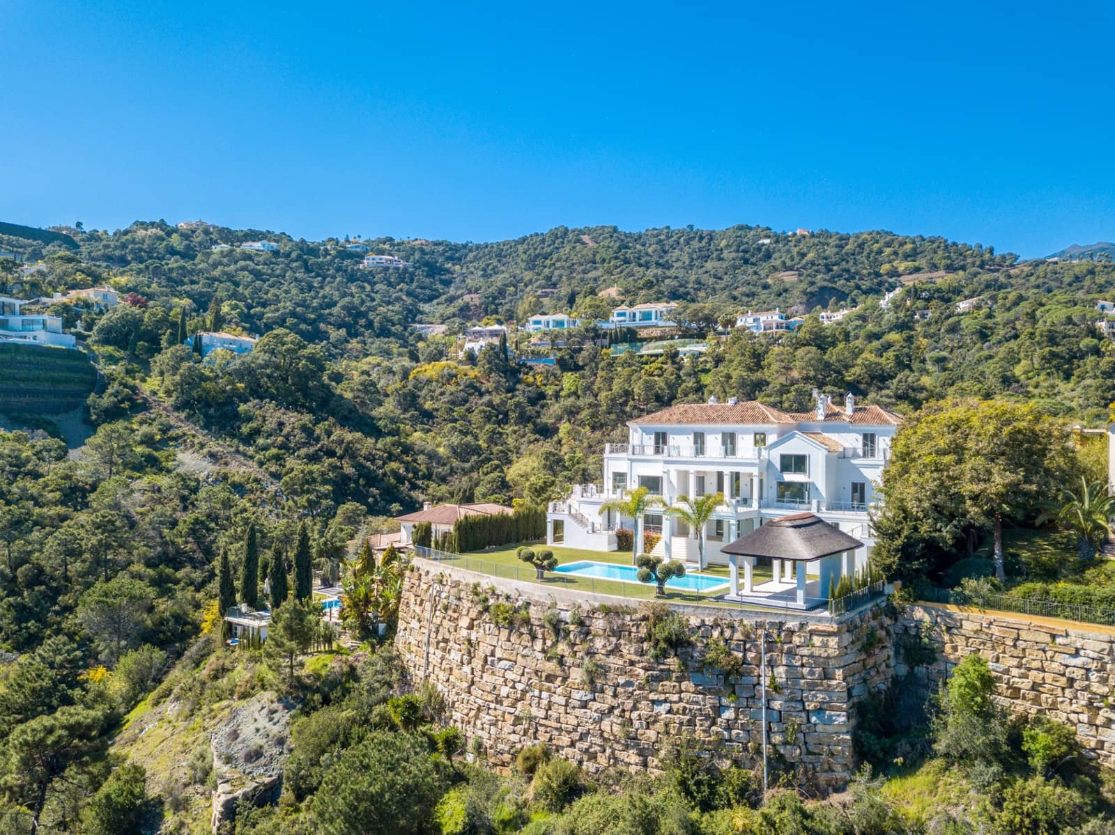 5 bedroom Villa for sale in Marbella with pool garage - € 7,350,000 (Ref: 10001970)