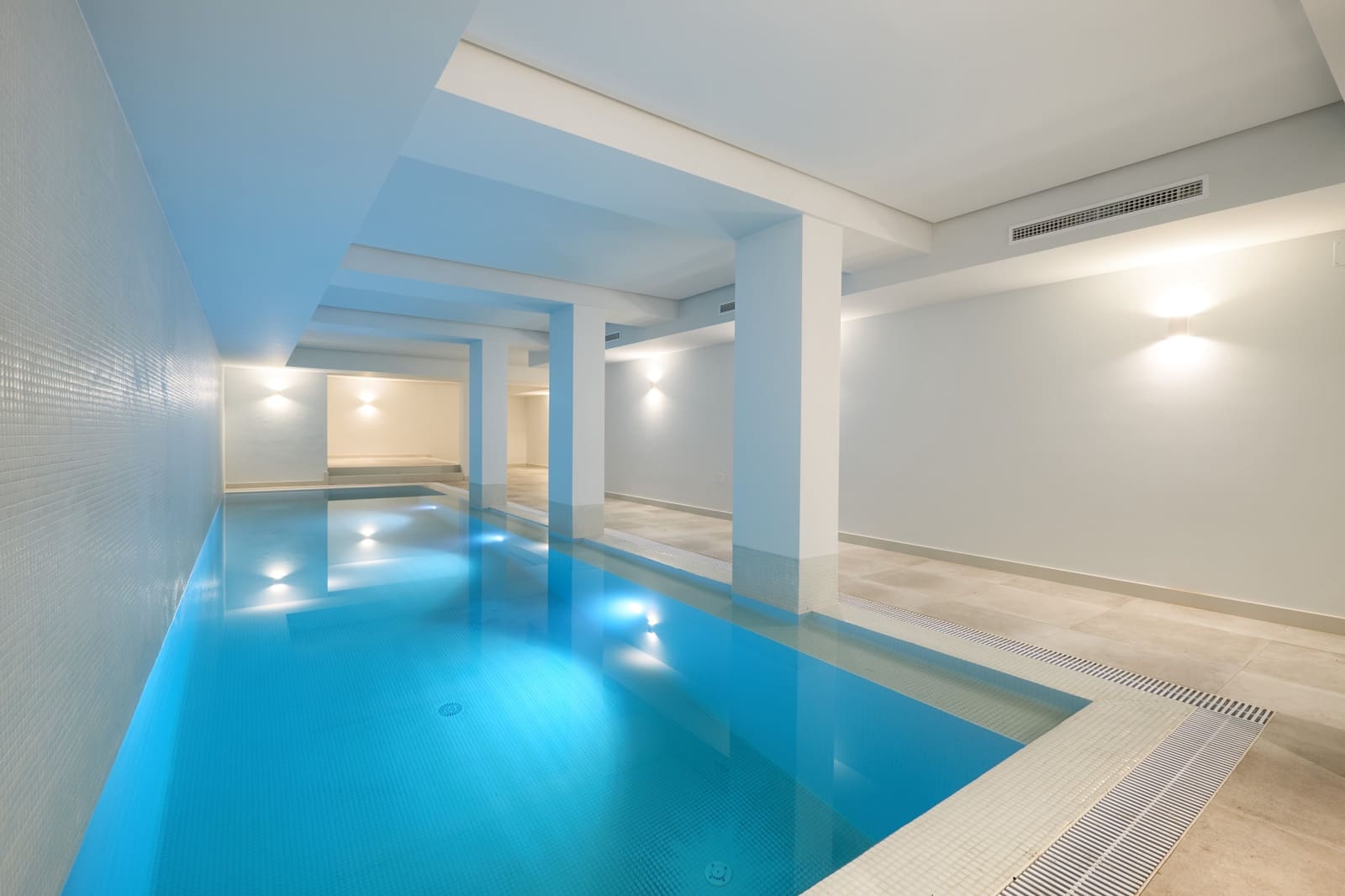 5 bedroom Villa for sale in Marbella with pool garage - € 7,350,000 (Ref: 10001970)