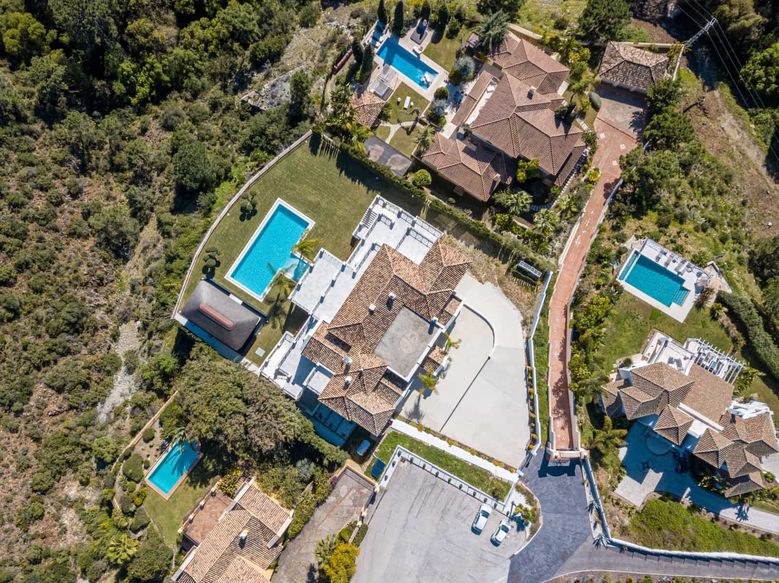 5 bedroom Villa for sale in Marbella with pool garage - € 7,350,000 (Ref: 10001970)
