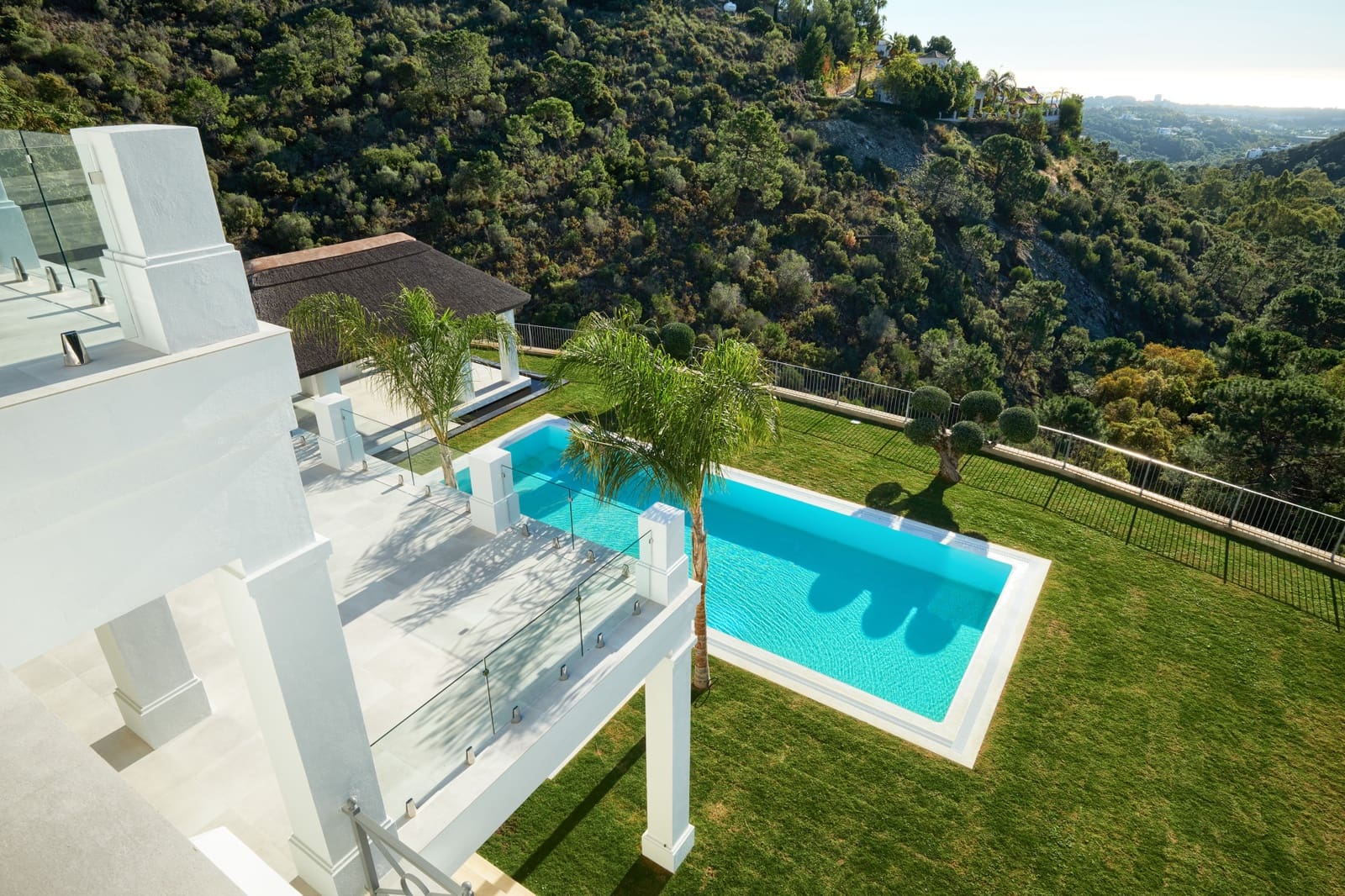 5 bedroom Villa for sale in Marbella with pool garage - € 7,350,000 (Ref: 10001970)