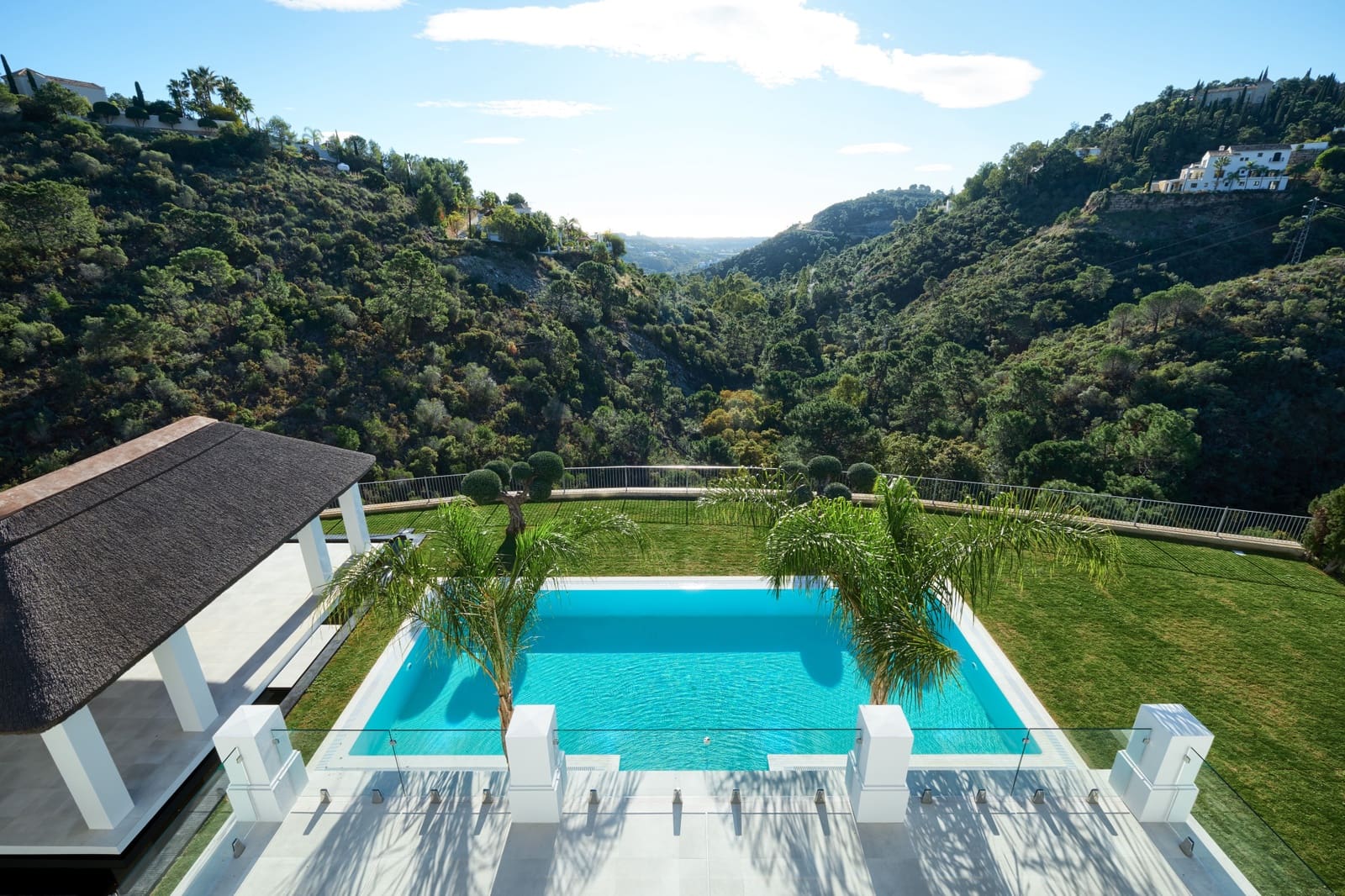 5 bedroom Villa for sale in Marbella with pool garage - € 7,350,000 (Ref: 10001970)