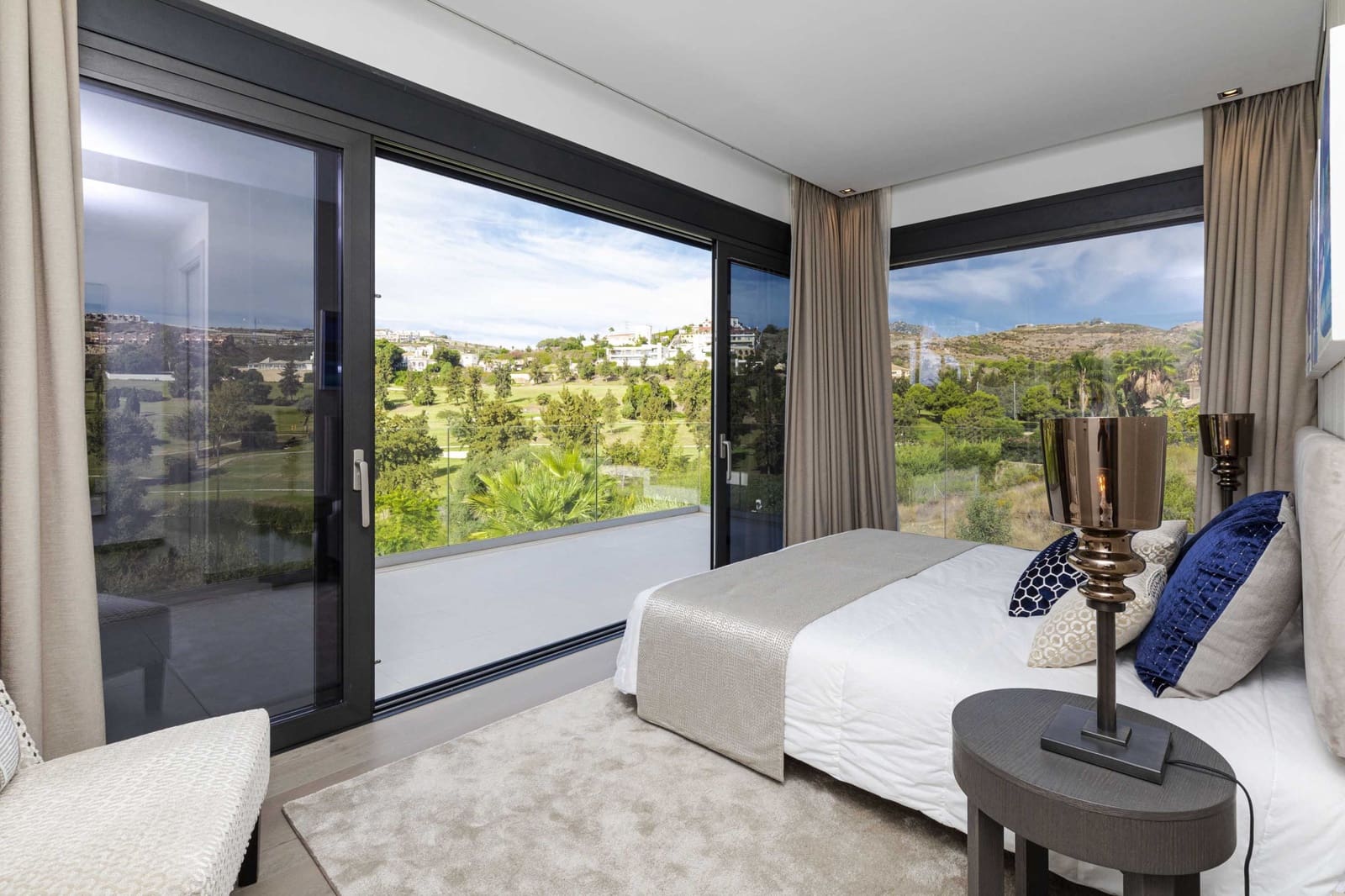 5 slaapkamer Villa te koop in Mijas Costa met zwembad garage - € 2.690.000 (Ref: 10001972)