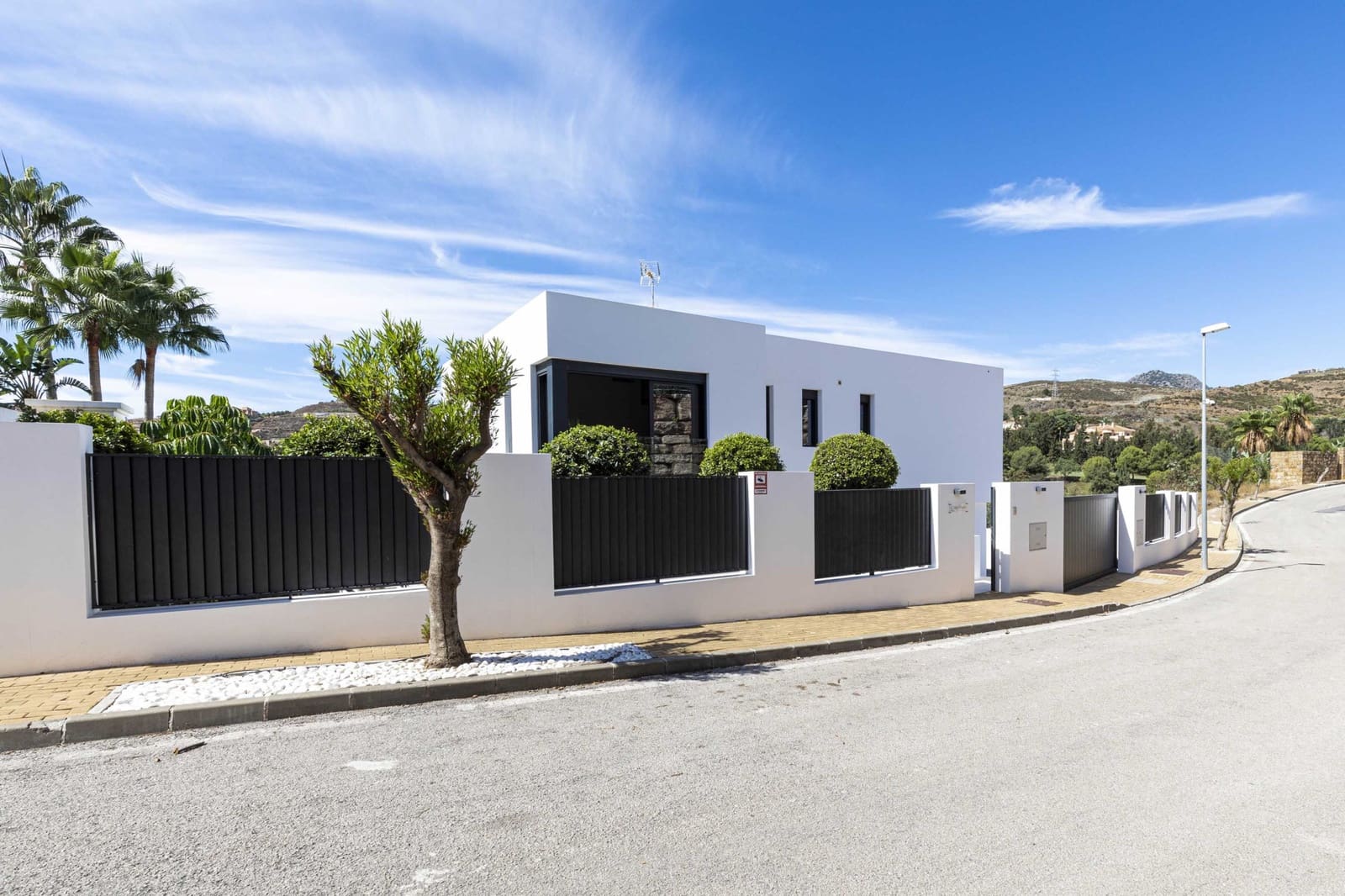 5 slaapkamer Villa te koop in Mijas Costa met zwembad garage - € 2.690.000 (Ref: 10001972)