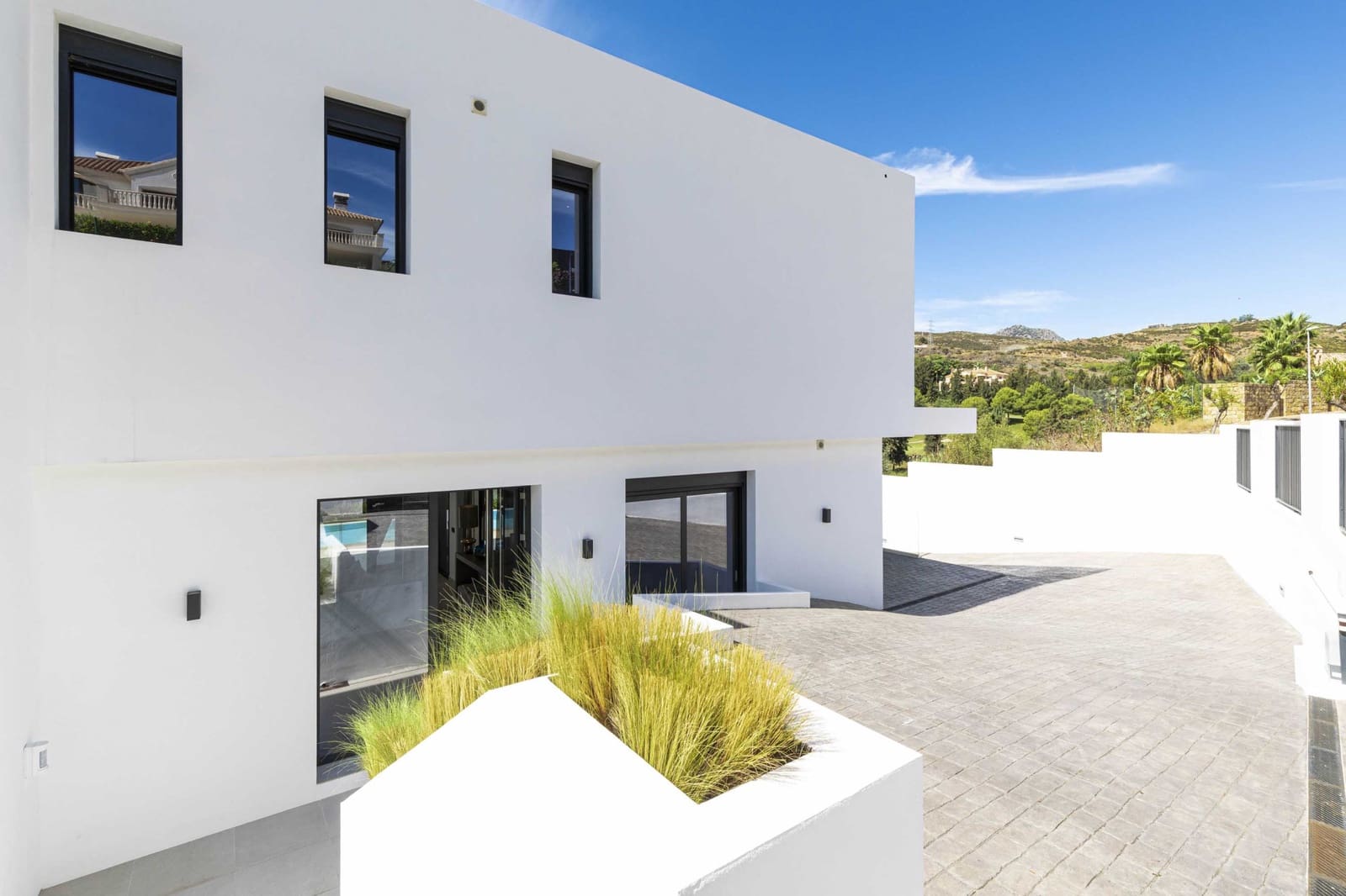 5 slaapkamer Villa te koop in Mijas Costa met zwembad garage - € 2.690.000 (Ref: 10001972)