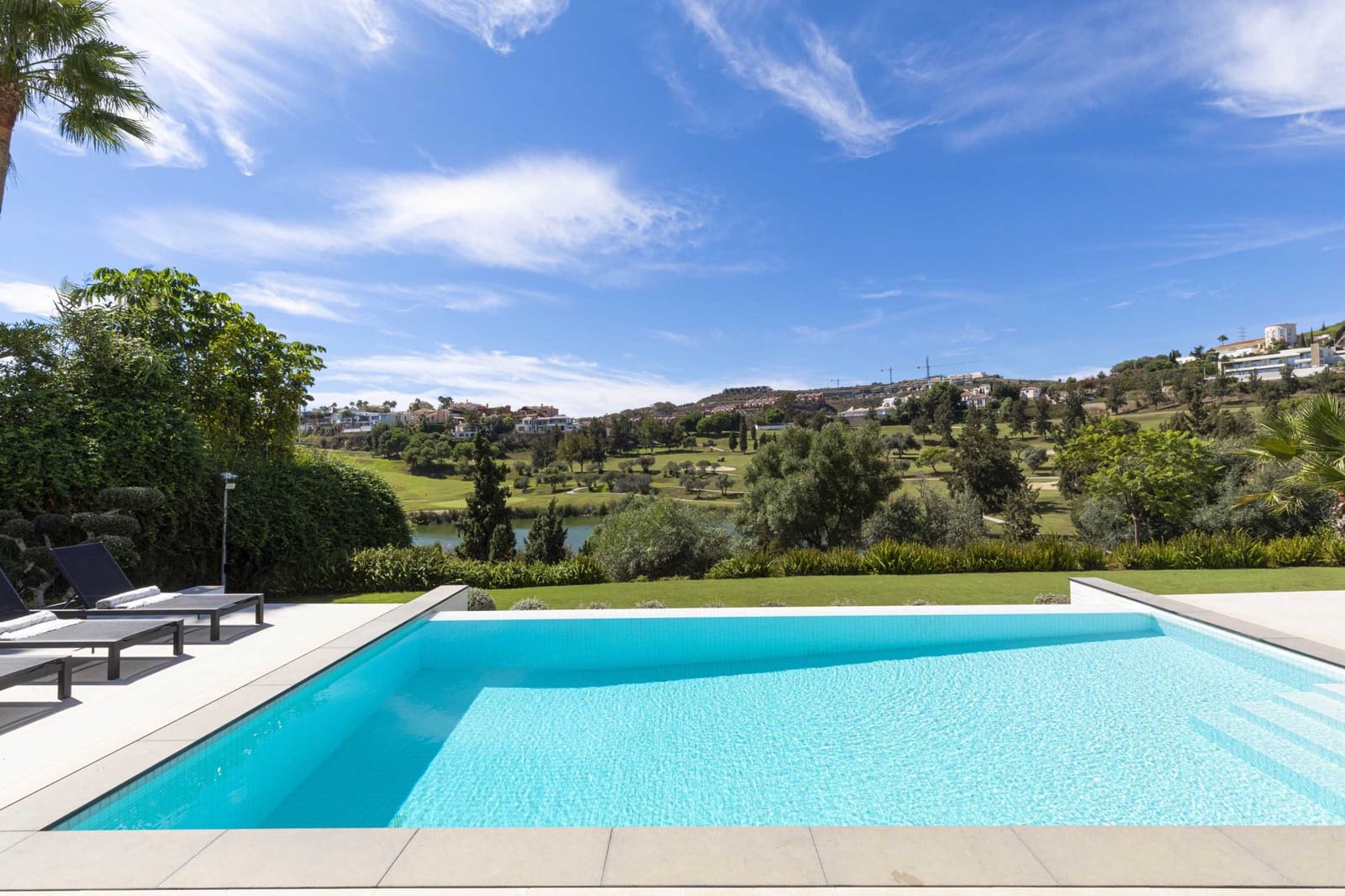 5 slaapkamer Villa te koop in Mijas Costa met zwembad garage - € 2.690.000 (Ref: 10001972)