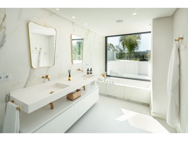 5 slaapkamer Villa te koop in Marbella met zwembad garage - € 4.595.000 (Ref: 10001981)