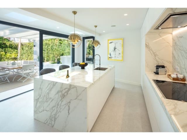 5 slaapkamer Villa te koop in Marbella met zwembad garage - € 4.595.000 (Ref: 10001981)
