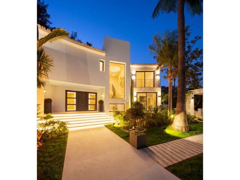 5 slaapkamer Villa te koop in Marbella met zwembad garage - € 4.595.000 (Ref: 10001981)