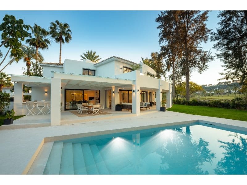 5 slaapkamer Villa te koop in Marbella met zwembad garage - € 4.595.000 (Ref: 10001981)