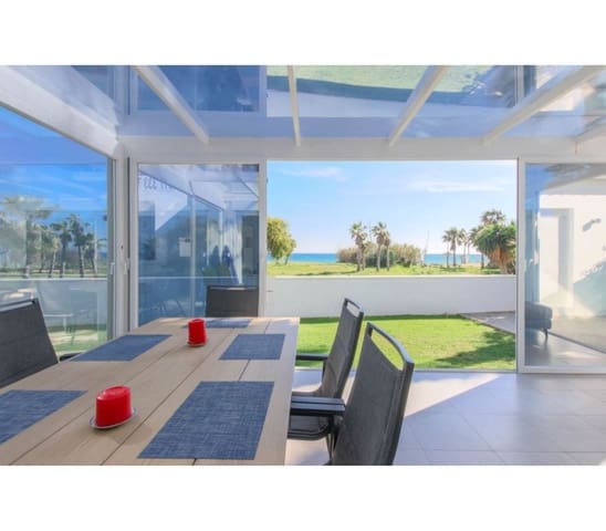 3 soverom Villa til salgs i Costalita, Estepona med svømmebasseng garasje - € 1 600 000 (Ref: 10001982)
