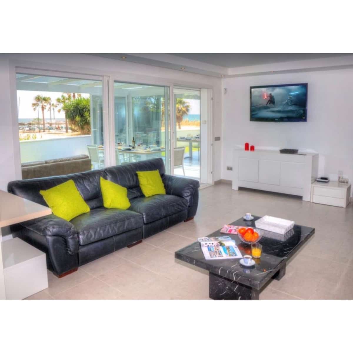 3 slaapkamer Villa te koop in Costalita met zwembad garage - € 1.600.000 (Ref: 10001982)