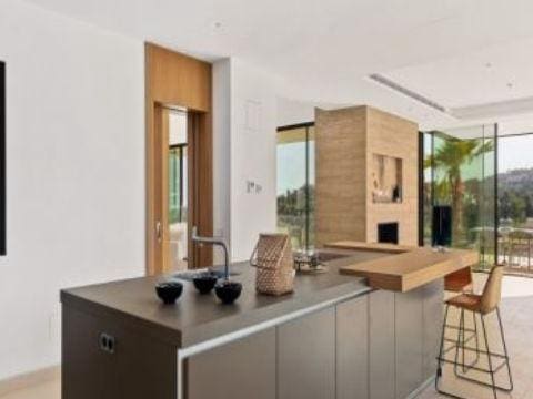 5 bedroom Villa for sale in Marbella with pool garage - € 3,595,000 (Ref: 10001984)
