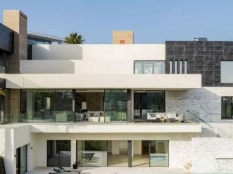 5 bedroom Villa for sale in Marbella with pool garage - € 3,595,000 (Ref: 10001984)