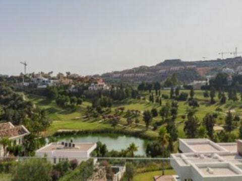 5 bedroom Villa for sale in Marbella with pool garage - € 3,595,000 (Ref: 10001984)