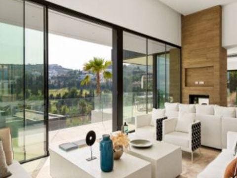5 bedroom Villa for sale in Marbella with pool garage - € 3,595,000 (Ref: 10001984)