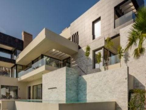 5 bedroom Villa for sale in Marbella with pool garage - € 3,595,000 (Ref: 10001984)
