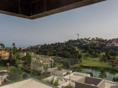 5 bedroom Villa for sale in Marbella with pool garage - € 3,595,000 (Ref: 10001984)