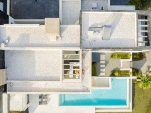 5 bedroom Villa for sale in Marbella with pool garage - € 3,595,000 (Ref: 10001984)