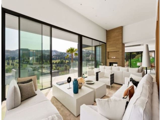 5 bedroom Villa for sale in Marbella with pool garage - € 3,595,000 (Ref: 10001984)