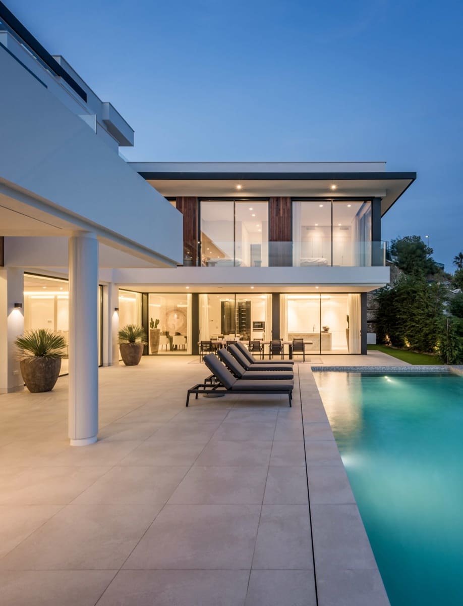 7 sypialnia Willa na sprzedaż w Marbella z basenem garażem - 4 900 000 € (Ref: 10001986)