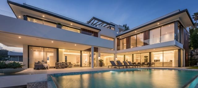 7 sypialnia Willa na sprzedaż w Marbella z basenem garażem - 4 900 000 € (Ref: 10001986)