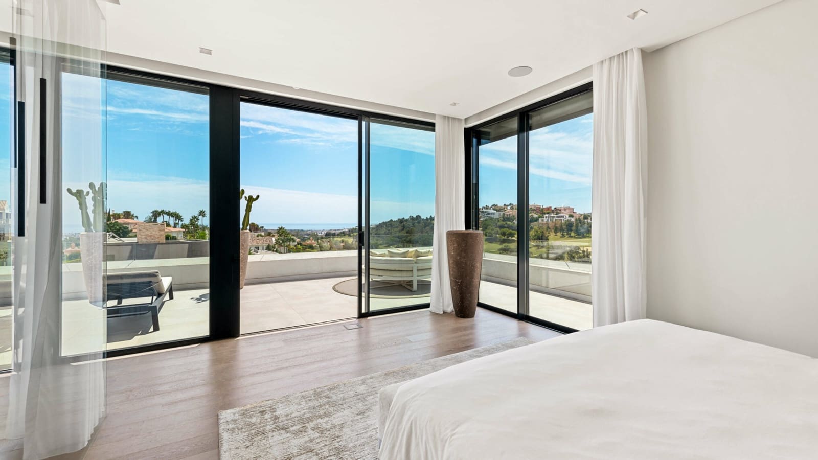 7 sypialnia Willa na sprzedaż w Marbella z basenem garażem - 4 900 000 € (Ref: 10001986)