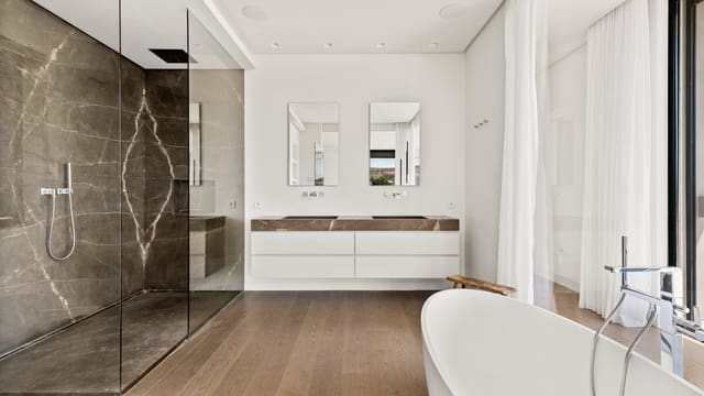 7 sypialnia Willa na sprzedaż w Marbella z basenem garażem - 4 900 000 € (Ref: 10001986)