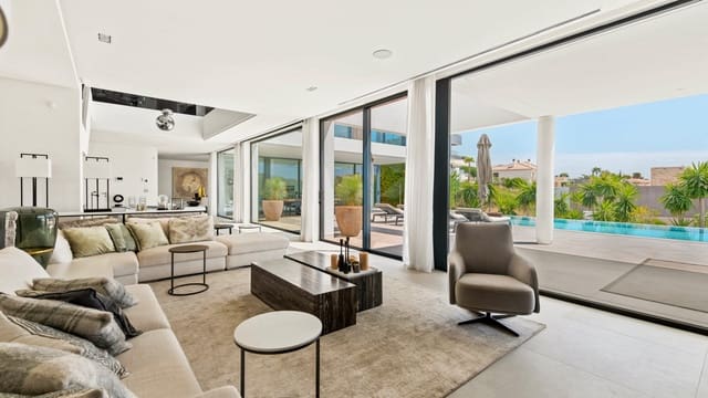 7 sypialnia Willa na sprzedaż w Marbella z basenem garażem - 4 900 000 € (Ref: 10001986)