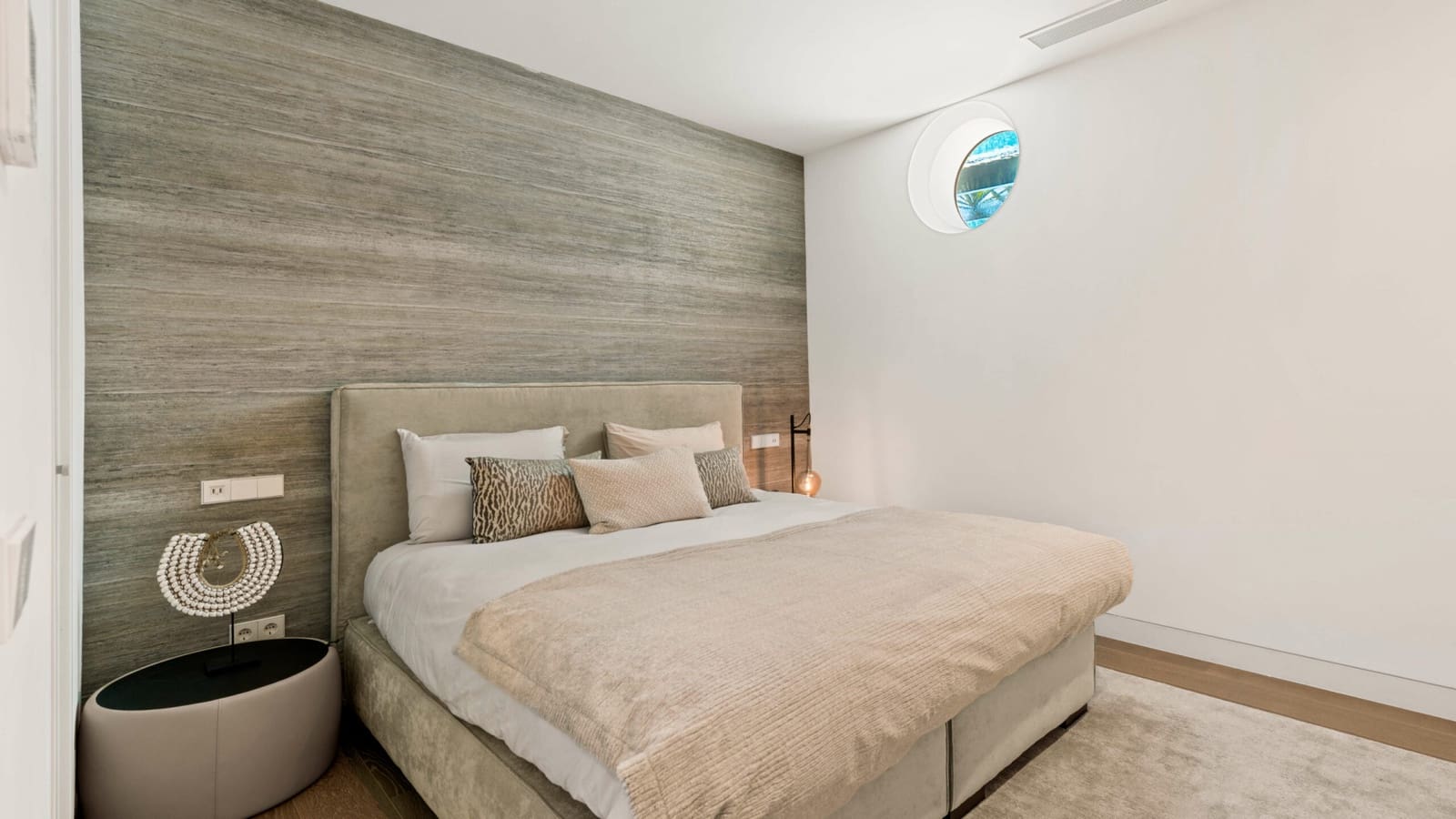 7 sypialnia Willa na sprzedaż w Marbella z basenem garażem - 4 900 000 € (Ref: 10001986)