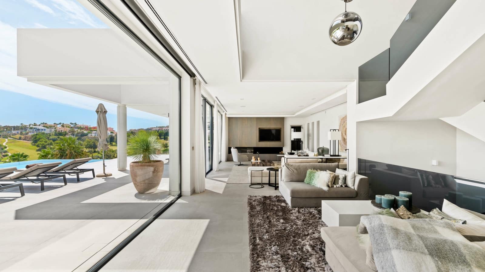 7 sypialnia Willa na sprzedaż w Marbella z basenem garażem - 4 900 000 € (Ref: 10001986)