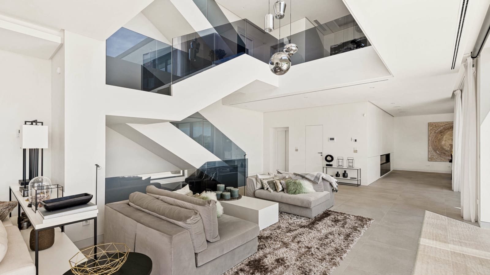 7 sypialnia Willa na sprzedaż w Marbella z basenem garażem - 4 900 000 € (Ref: 10001986)