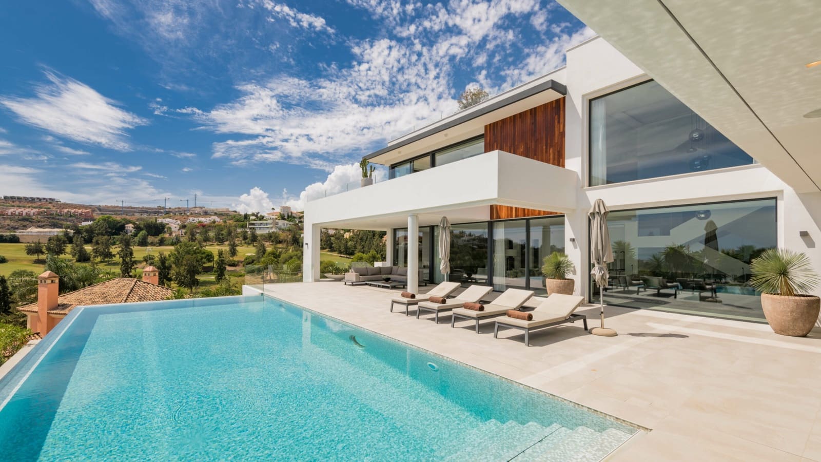 7 sypialnia Willa na sprzedaż w Marbella z basenem garażem - 4 900 000 € (Ref: 10001986)