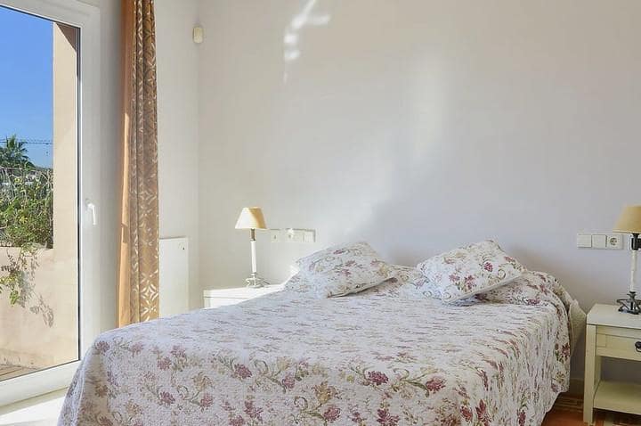 Chalet de 4 habitaciones en Nueva Andalucia en venta con piscina garaje - 1.700.000 € (Ref: 10001988)