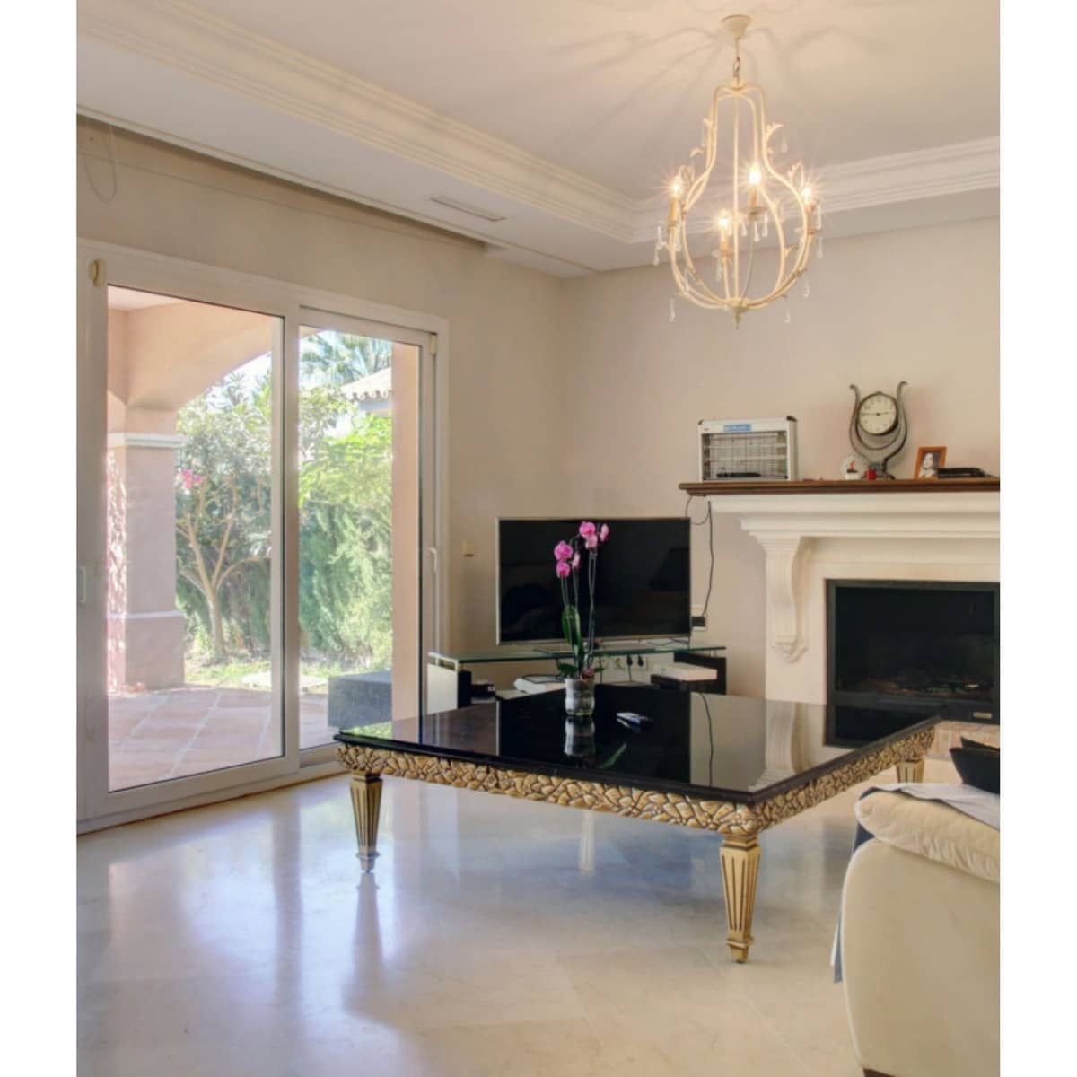 Chalet de 4 habitaciones en Nueva Andalucia en venta con piscina garaje - 1.700.000 € (Ref: 10001988)