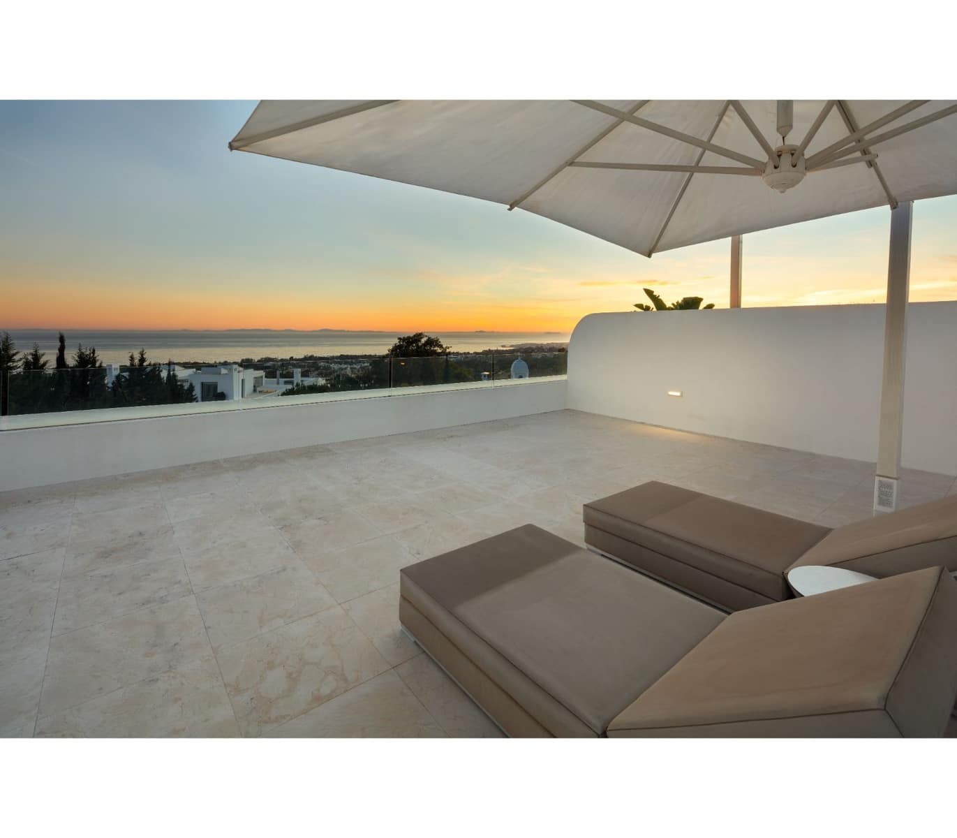 Apartamento de 3 habitaciones en Golden Mile en venta con piscina garaje - 2.995.000 € (Ref: 10001992)